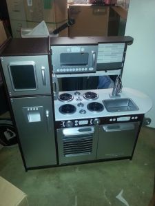 The kitchen, assembled.